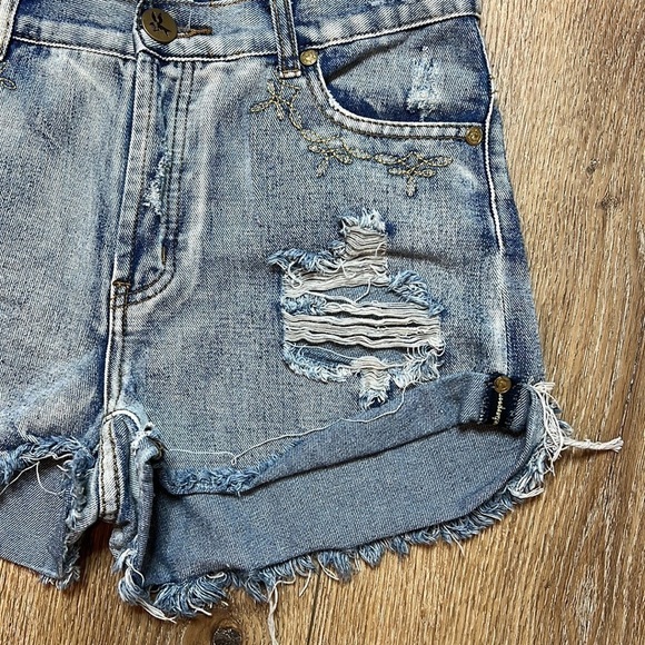 One by One Teaspoon Jeans Cut-Off Shorts Size 28 - Picture 3 of 6